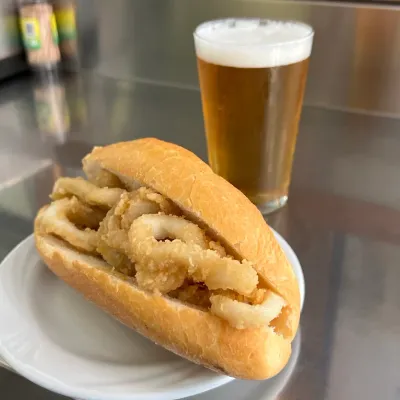 Bocadillo de calamares en Bar Postas