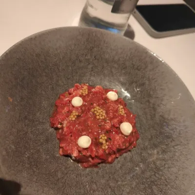 Steak tartar en El Santo Restaurante