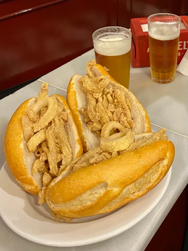 Bocadillo de calamares en Casa Rua
