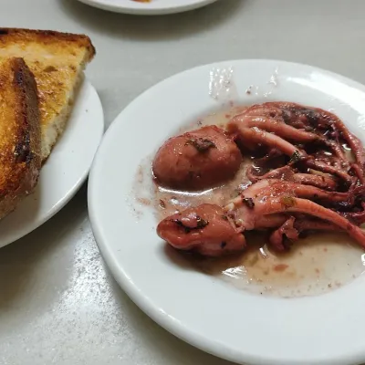 Pulpo a la plancha en La Cova Fumada