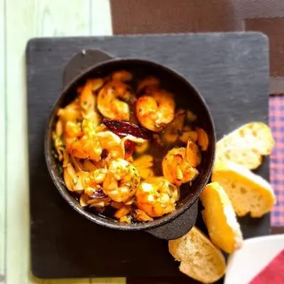 Gambas al ajillo en Restaurante El Bounty del Muelle