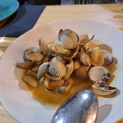 Berberechos al vapor en Restaurante SALVAXE (Santiago de Compostela)