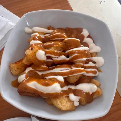 Patatas bravas en Tasca La Marillanos