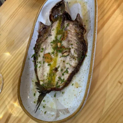 Caballa a la espalda en Restaurante SALVAXE (Santiago de Compostela)