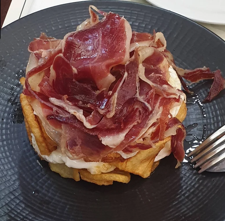 Huevos rotos en Bar Imperial