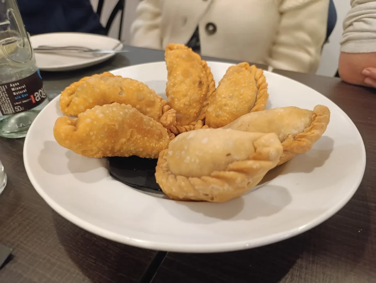 Empanadillas criollas en El Escondite de Mendizábal