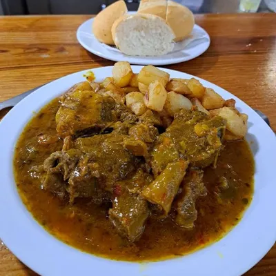 Carne de cabra en Bar Restaurante Tatono