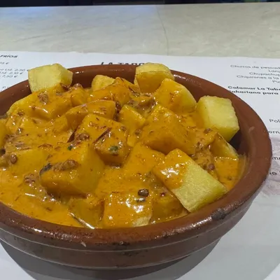Patatas bravas en La Tabona Tasca