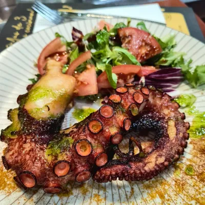 Pulpo a la plancha en Bar Imperial