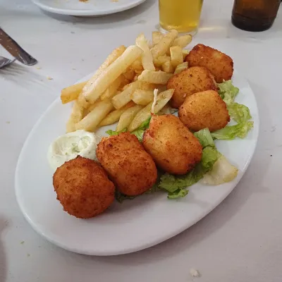 Croquetas en Guachinche La Corujera