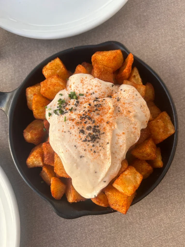 Patatas bravas en El Mirador de Can Cases