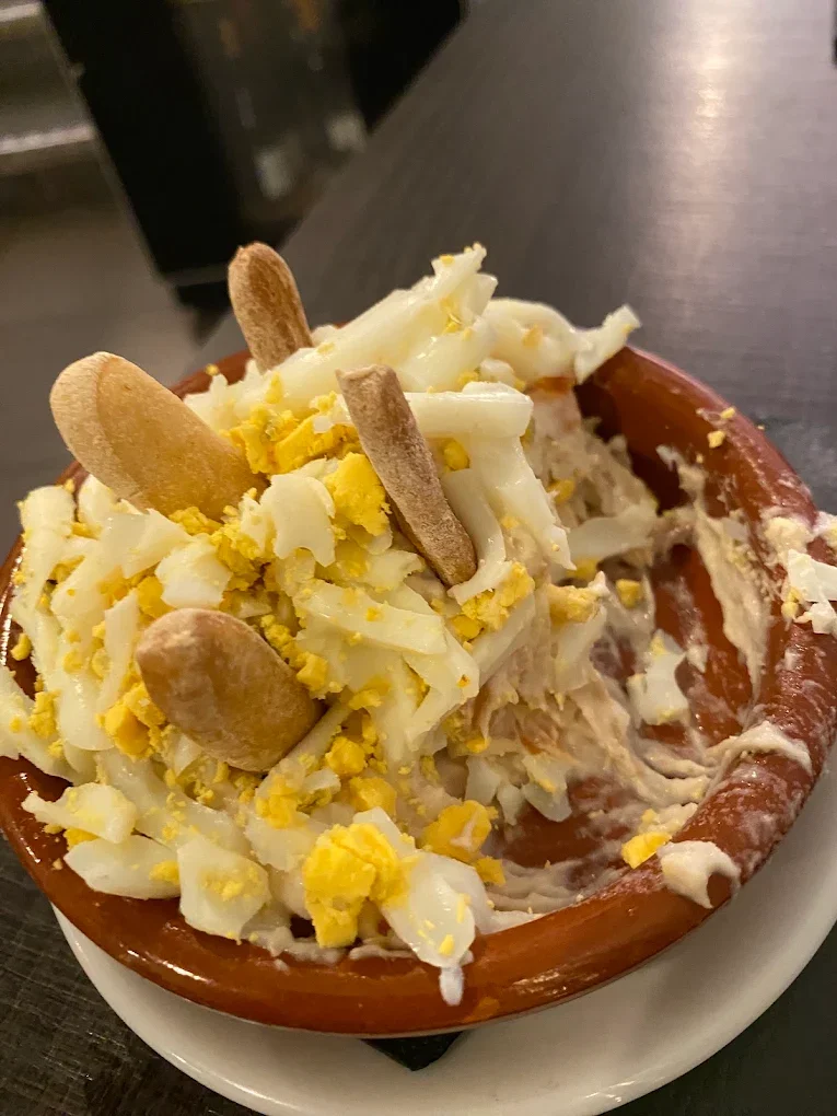Ensaladilla en El Escondite de Mendizábal