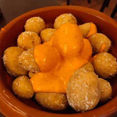 Papas arrugadas en Bochinche El Chato