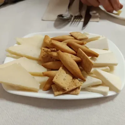 Tabla de quesos en Asociación de vecinos “La Caldera”