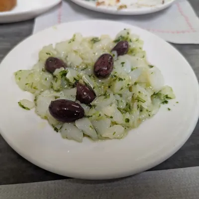 Esqueixada de bacalao en La Cova Fumada
