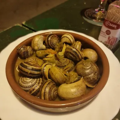 Caracoles en Bar Bochinche Los Jamones