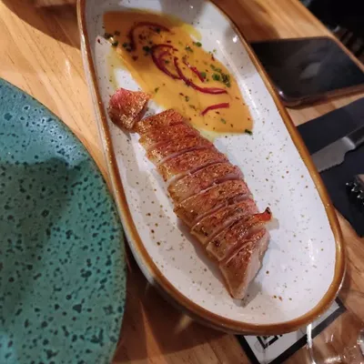 Sashimi de salmonete en Restaurante SALVAXE (Santiago de Compostela)