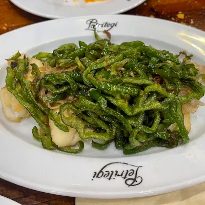 Tacos de bacalao en Petritegi Sagardotegia-Bodega