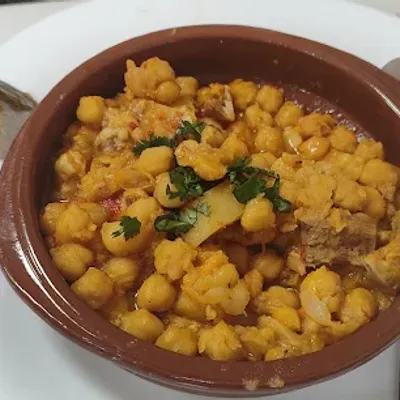 Ropa vieja en Asociación de vecinos “La Caldera”