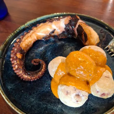 Pulpo a la plancha en Camino el Jamonal SL