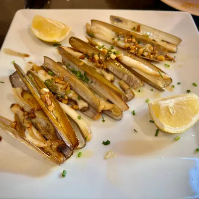 Navajas en Taberna Gallega O'Candil Pulpería