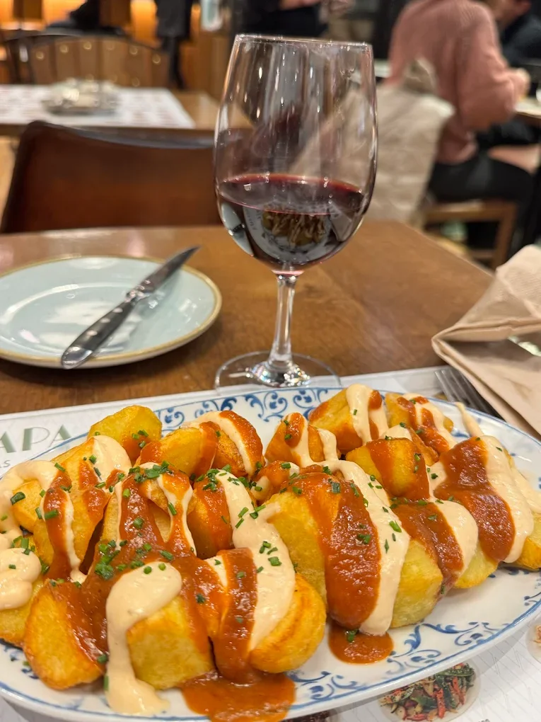 Patatas bravas en Tapa Tapa Montera