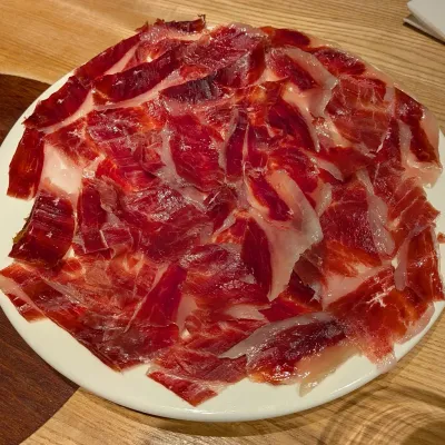 Jamón ibérico en La Travesía de Triana