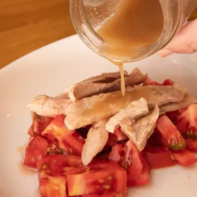 Ventresca con tomate en La Travesía del Puerto