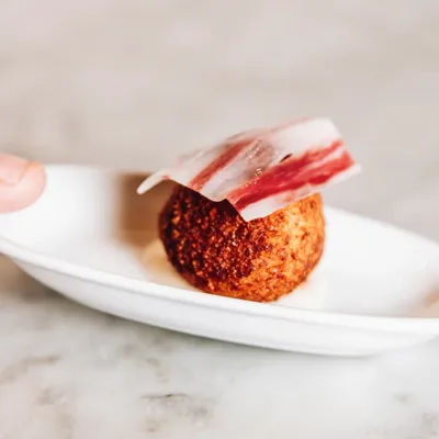 Croquetas en El Faro de Cádiz