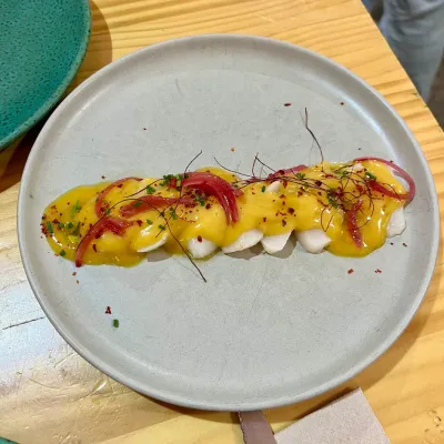 Ceviche de vieira en Restaurante SALVAXE (Santiago de Compostela)