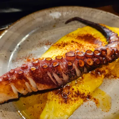 Pulpo a la plancha en La Travesía de Triana