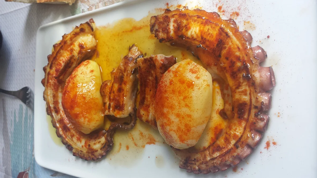 Pulpo a la plancha en A Goleta - O Barqueiro