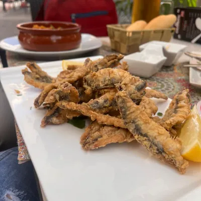 Boquerones a la andaluza en El Escondite de Mendizábal
