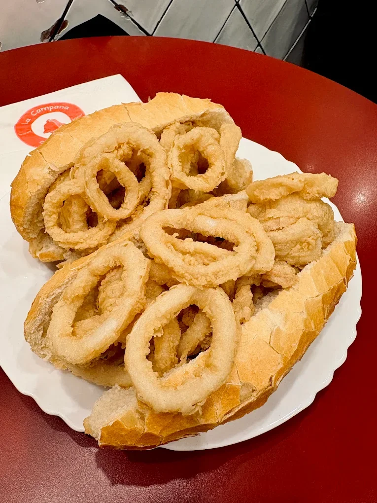 Bocadillo de calamares en Cervecería La Campana