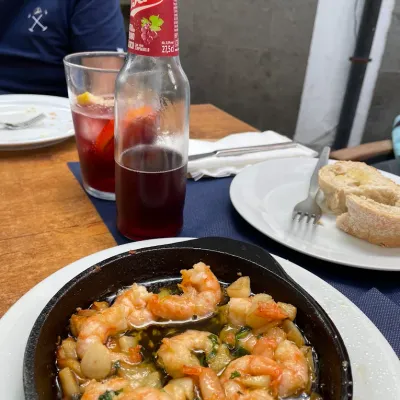 Gambas al ajillo en Midway
