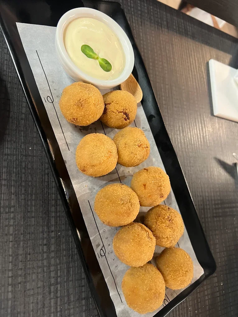 Croquetas en Restaurante Etéreo by Pedro Nel