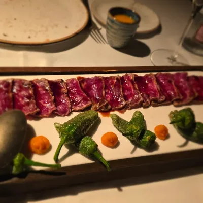 Tataki de Wagyu en Raza Madrid Barquillo