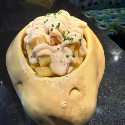 Patatas bravas en Inclan Brutal Bar