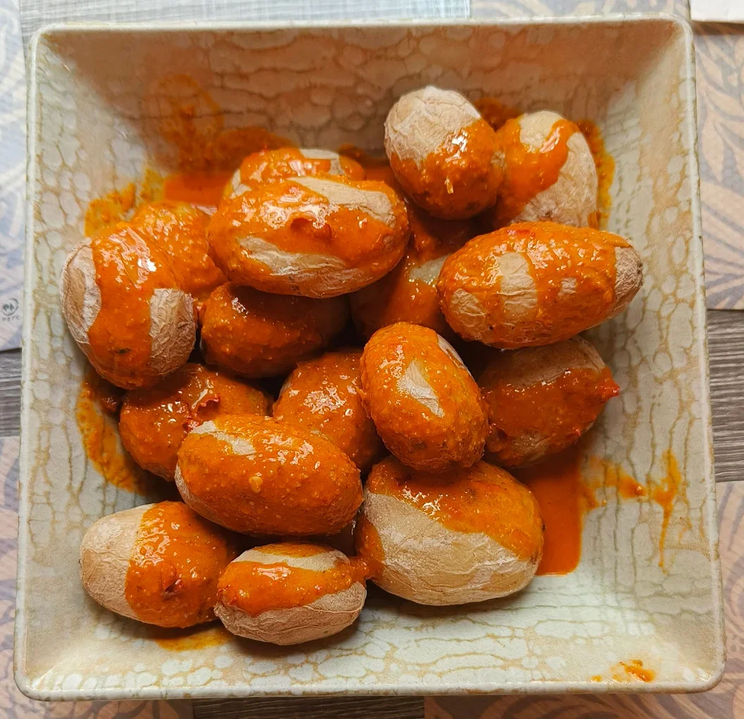 Papas arrugadas en Restaurante Bodegón Lagunetas