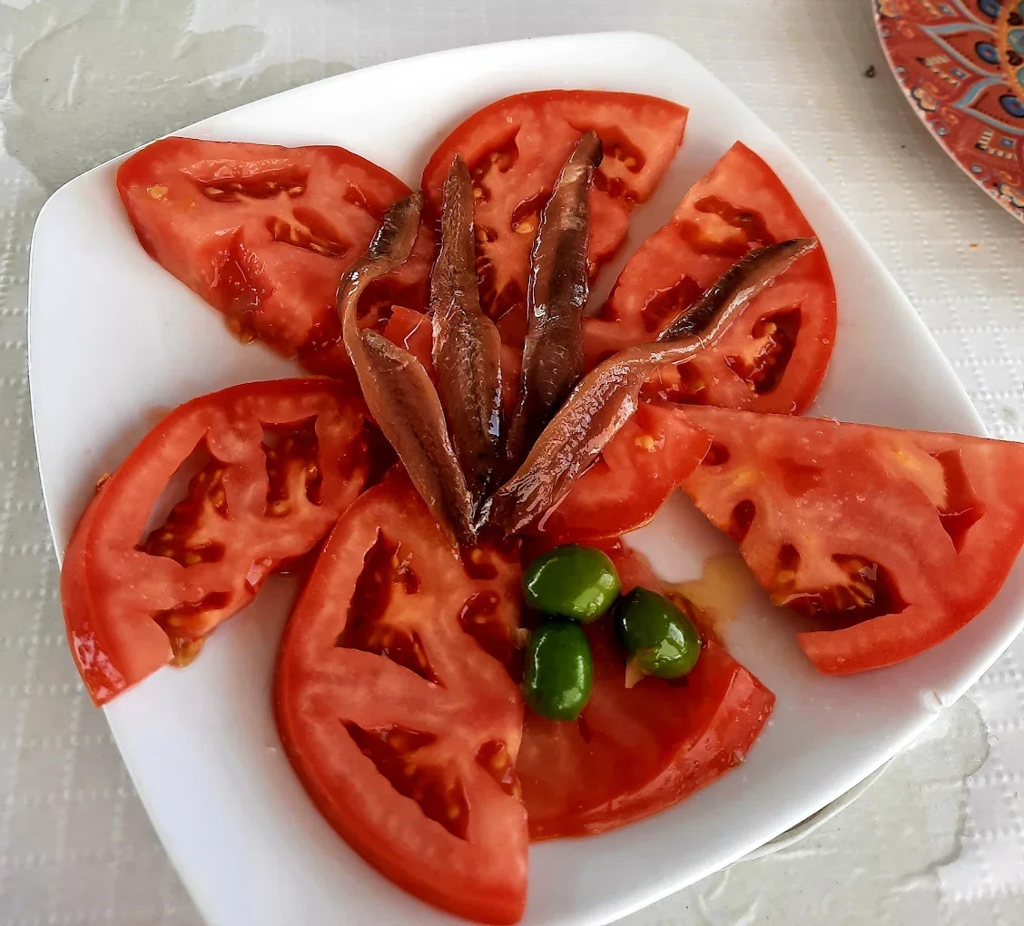 Ensalada de tomates en Chiringuito Amalia