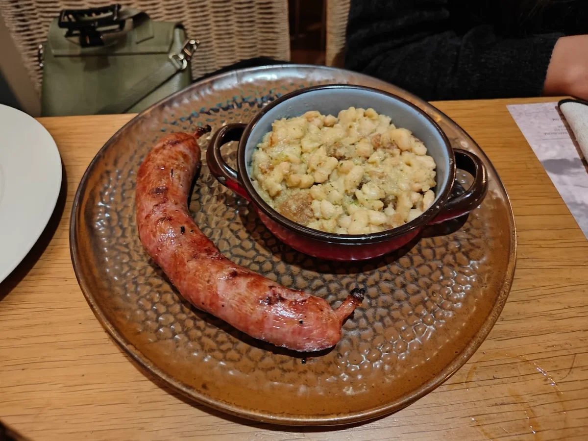 Butifarra con alubias