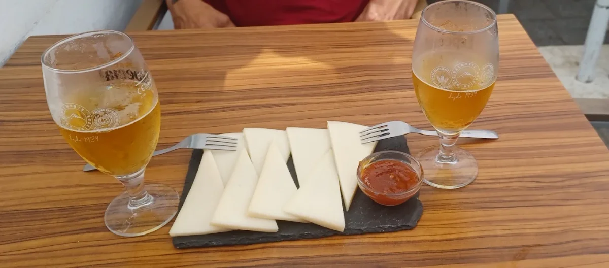 Tabla de quesos en Tasca Los Berrazales