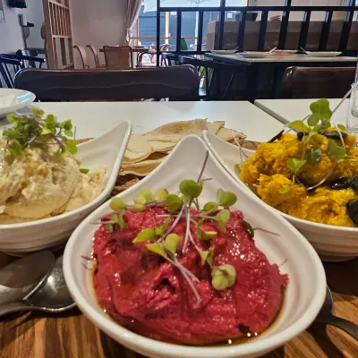 Hummus en La Cecilia de Allende