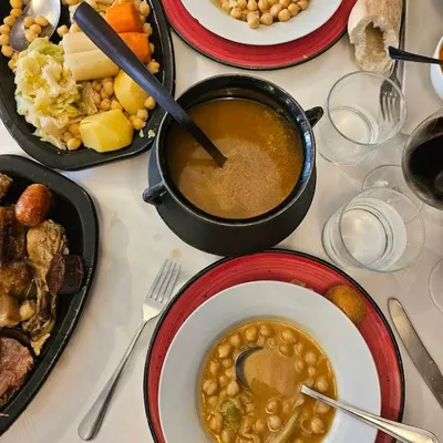 Cocido madrileño en La Cruzada, Taberna Madrileña