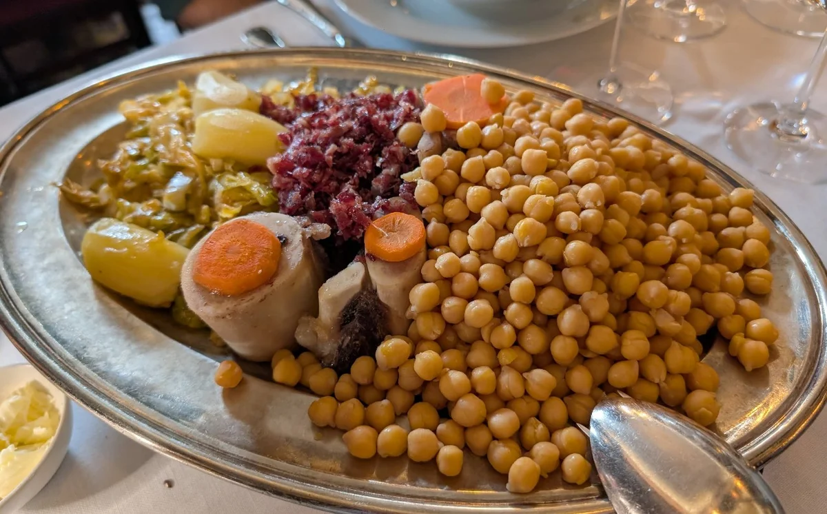 Cocido madrileño en Lhardy Restaurante