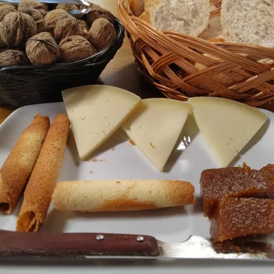 Queso con membrillo en Sidrería Goikoetxea