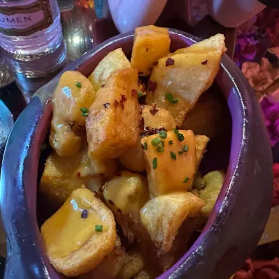 Patatas bravas en Rosi La Loca