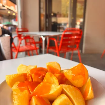 Patatas bravas en Restaurante Docamar
