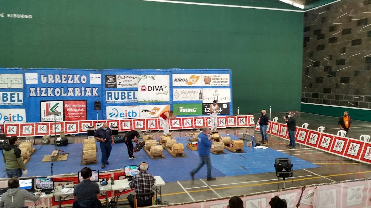 Complejo deportivo Landederra - foto 5 de 10
