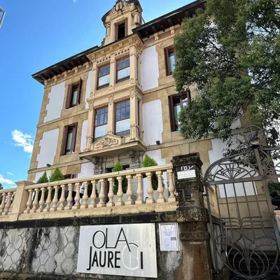 Olajauregi hotela